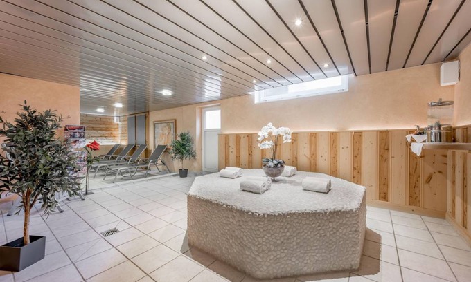 Davos-Dorf Hotel | Hotel ∙ Turmhotel Victoria - INCL. LIFT PASS Double room, shower/wc, HB