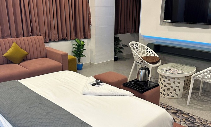 Surat Hotel | Hotel Victoria