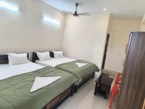 Tiruchanur Hotel | Hotel Vishnu Grand