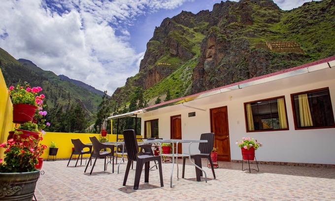 Ollantaytambo Apartment | Hotel with two terraces overlooking the mountains and the temple of the Inca sun