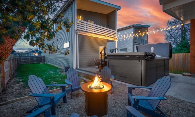 Indianapolis House | HotTub/Pool~Arcade Games~Fountain Sq~Great for groups~10 Min to Lucas Oil