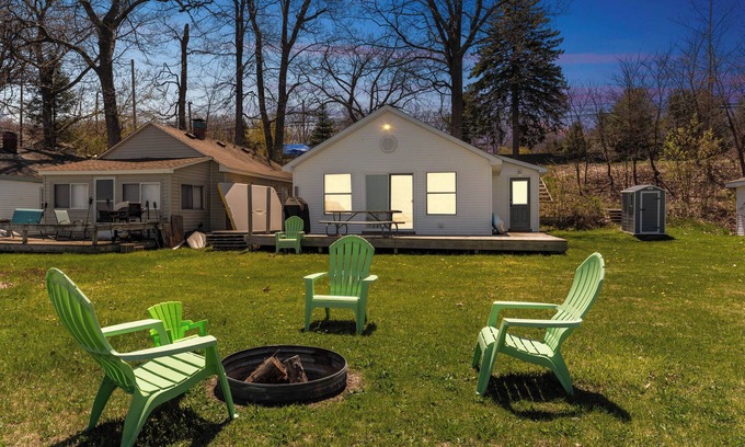 Houghton Lake Cottage | Houghton Lake Sunrise: Leaf Peeping and Lake Views—Fall Getaways at Houghton Lake!