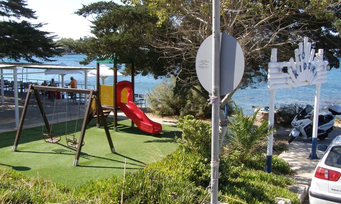 Saronikos House | House,1000m from the beach