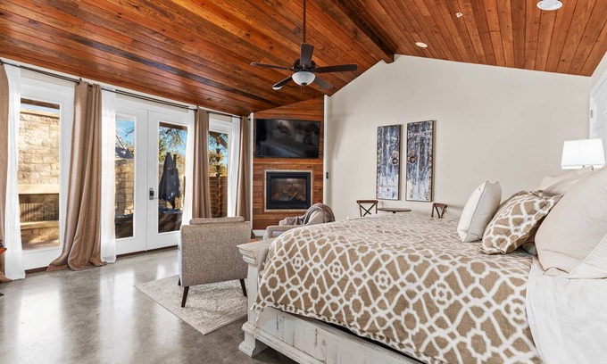 Fredericksburg House | House ∙ 2 bedrooms ∙ 4 guests