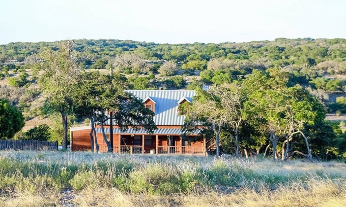 Fredericksburg House | House ∙ 3 bedrooms ∙ 6 guests