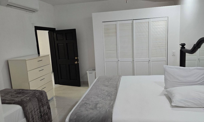 Estate Demarara House | House 3-bedroom 6 beds 3 bathroom house with AC in St Thomas
