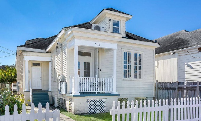 Freret House | House ∙ 4 bedrooms ∙ 8 guests