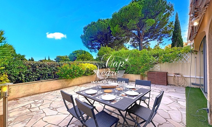 Le Lavandou Ski Chalet | House 5 persons residence with swimming pool and beach access at 50m