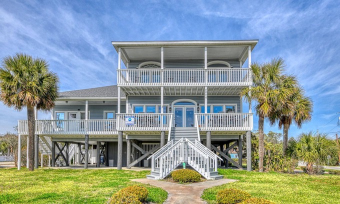 Long Bay Estates House | House across street from beach w/unobstructed view