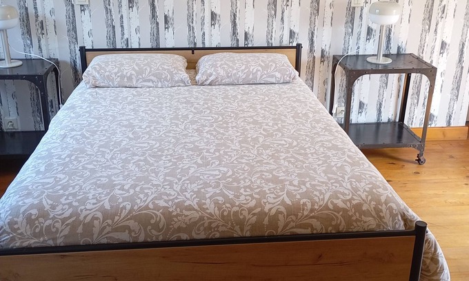 Rosieres-en-Santerre House | House apartment with terrace. Vintage atmosphere