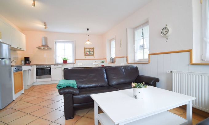 Niederberndorf Apartment | House at the playground - Cow