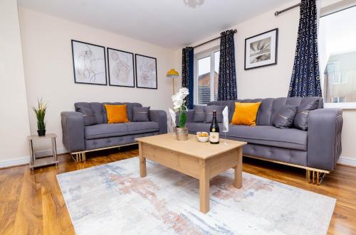 Corby House | House Carlisle