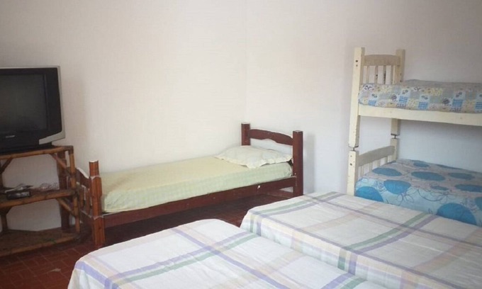 Mongagua Boat Rental | House for up to 17 people 60m from the beach