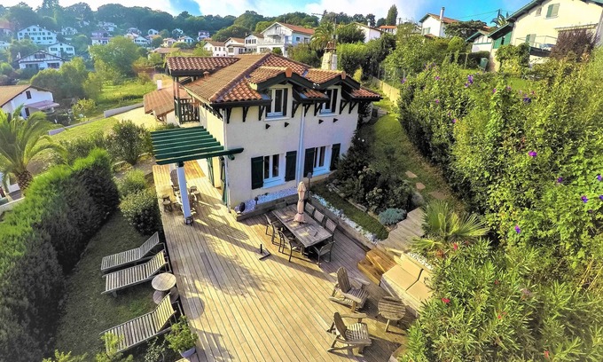 Behobie House | House full of charm in peace, 4 rooms, big terrace full south, Jacuzzi
