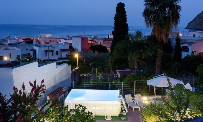 Canneto House | House Grapefruit sea view and pool 2 bed
