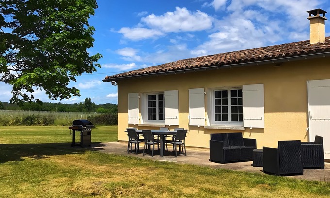 Les Salles-De-Castillon House | House in the Heart of the Vineyards