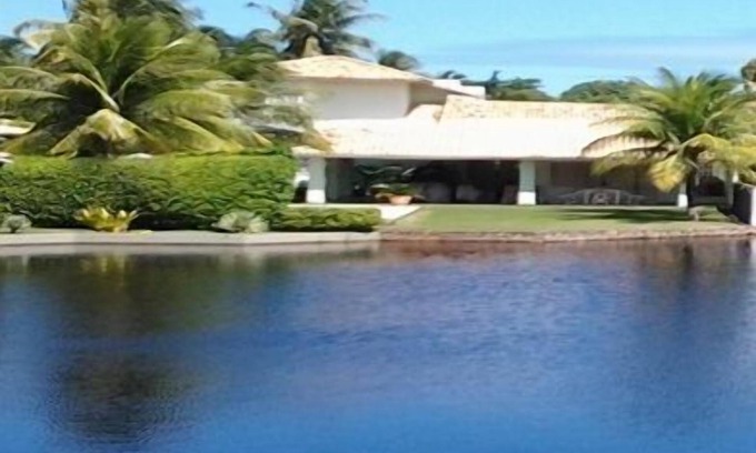 Jaua House | House in Cond. Interlagos Park.all carved out of lakes.Bahia at its best!