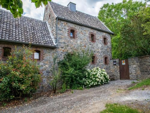 Aubel House | House in Sint Jansrade with Pool