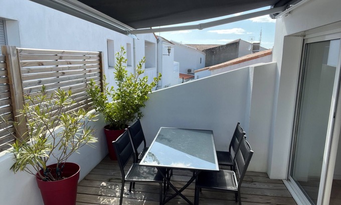 La Tranche-sur-Mer House | House in the heart of the city, close to the beach. South-facing terrace.