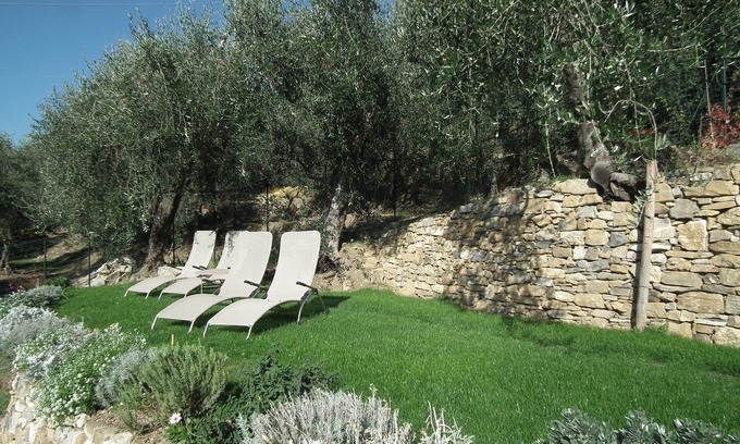 Diano San Pietro Apartment | House in the Roses 1 - garden and valley view