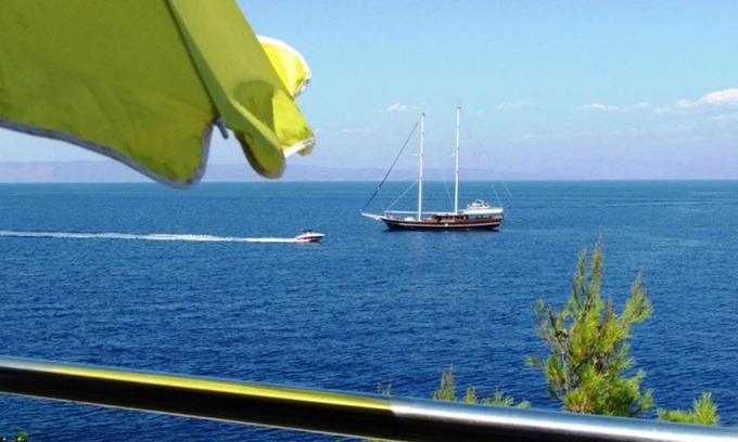 Gdinj Other | House Jakov directly on the sea-Island Hvar