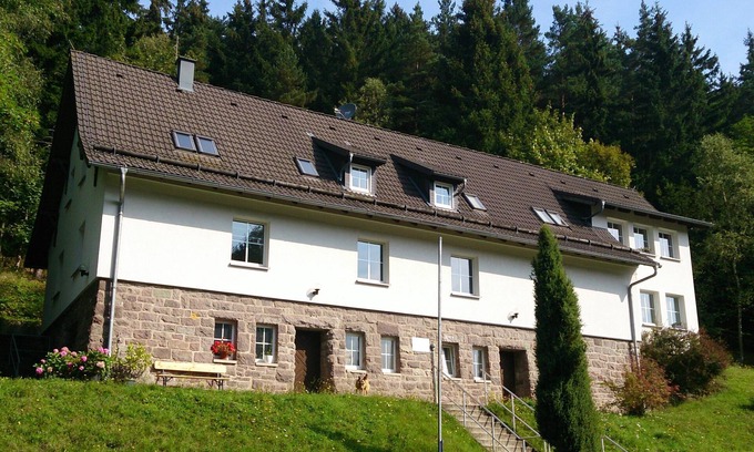 Frankenhain Apartment | House Lütsche - right on the lake in the Thuringian Forest