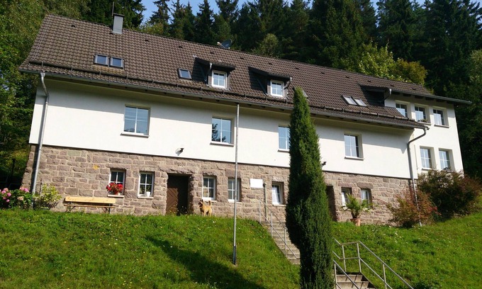 Frankenhain Apartment | House Lütsche - right on the lake in the Thuringian Forest