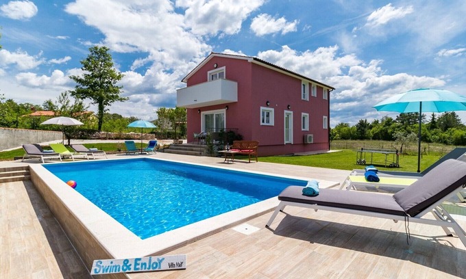 Jakovici Villa | House May in Tinjan for max 9 Pax with pool and garden