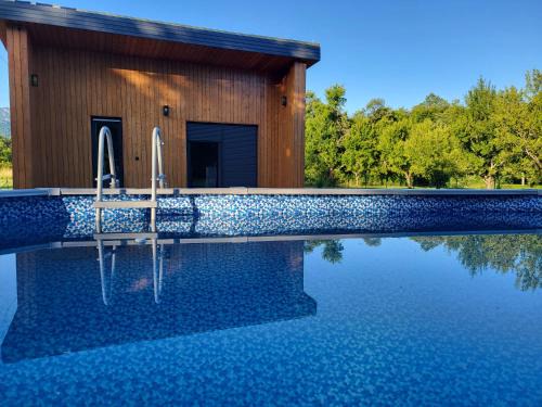 Lovinac Villa | House Momentum