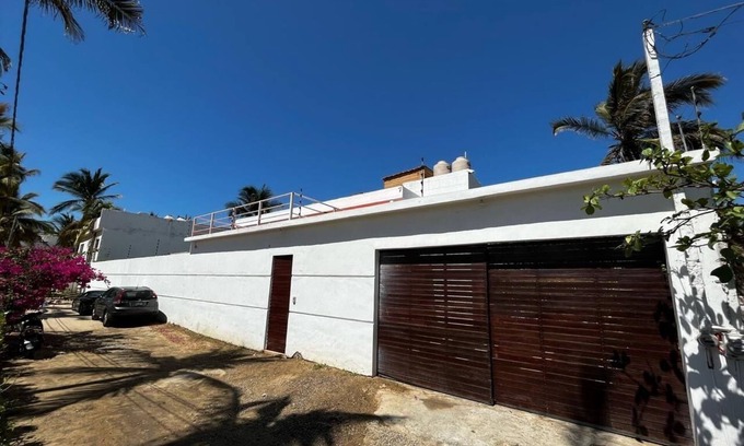 Acapulco House | House on the beach near the bar at the foot of the slope (pool and pet friendly)