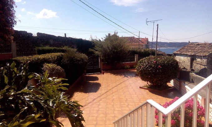 Bueu House | House overlooking the sea: Ria de Aldan, Ons Islands.