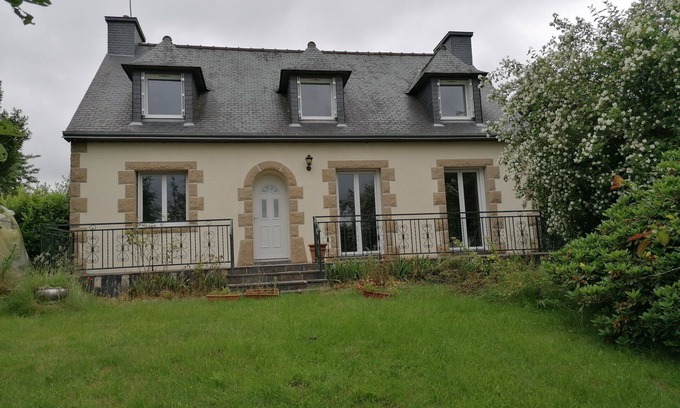 Plelauff House | House Plélauff