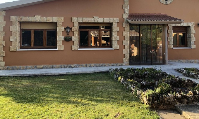 Ibeas de Juarros House | HOUSE WITH GARDEN
