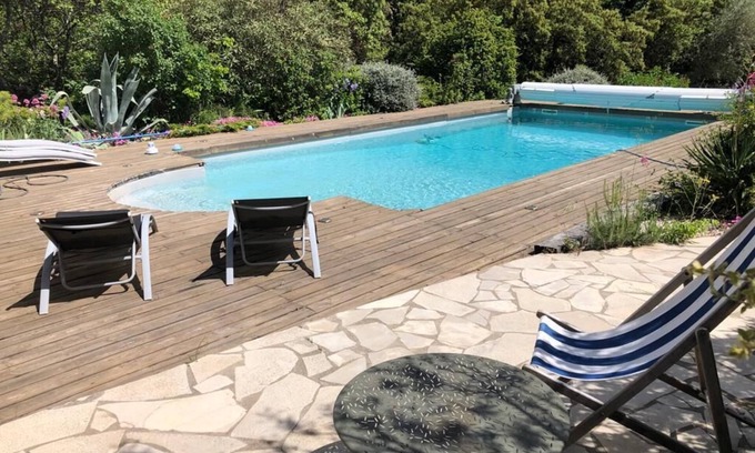 Caremeau House | House with garden and XL pool 5 minutes from the center