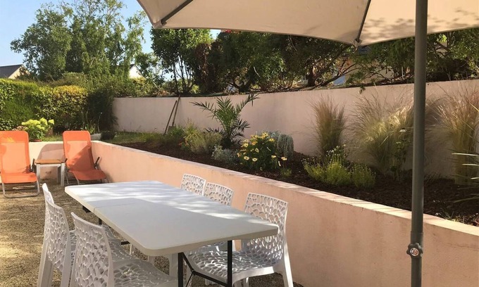 Tregastel House | House with garden, WIFI 600m from the sea in TREGASTEL