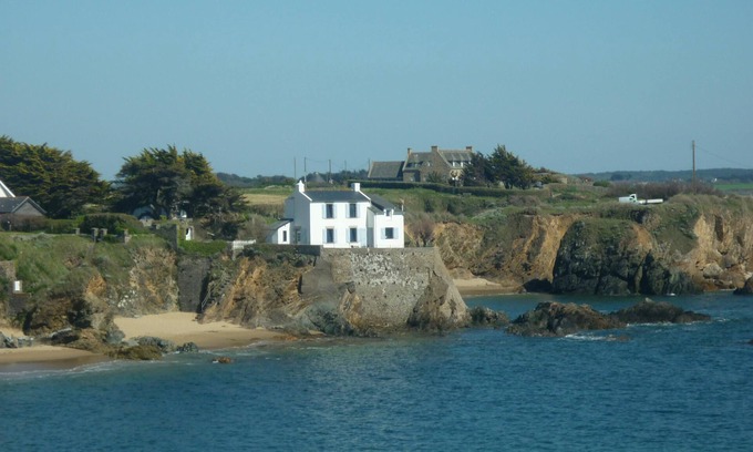 Coatroual House | House with many sea views. Private access to the beach