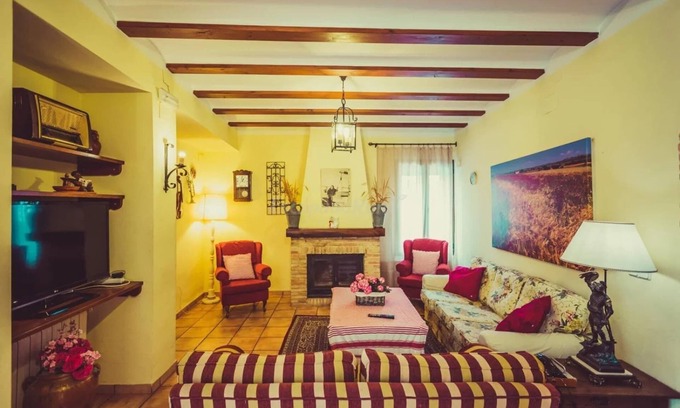 Hoya-Gonzalo Cottage | House with private patio with max 17 people