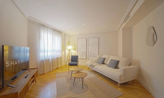 Nueva Espana Apartment | Housing Doctor Fleming I by Sharing Co