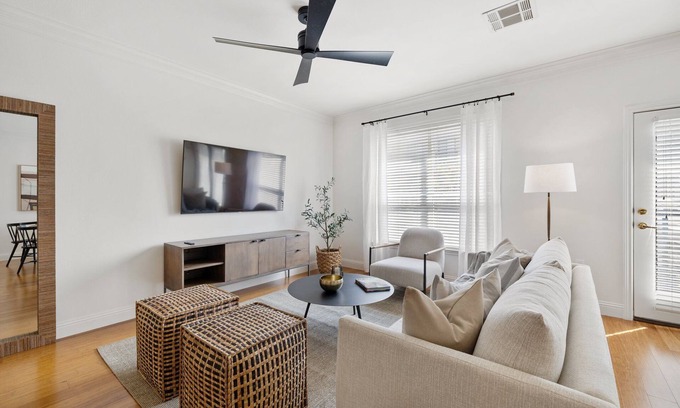 The Galleria Condo | Houston charming Condo, a one-bedroom apartment near Galleria-