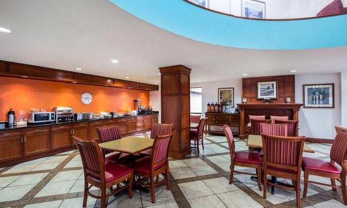 Evansville Hotel | Howard Johnson by Wyndham Evansville East