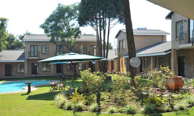 Greater Johannesburg Metropolitan Area Hotel | Hoyohoyo Chartwell Lodge