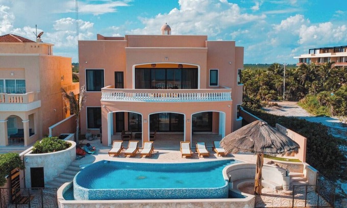 Tulsayab House | HT: Elegant Villa with Private Infinity Pool for 14 Guests