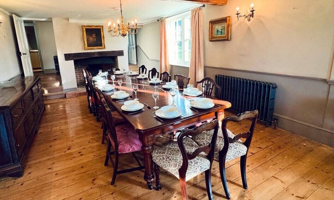 Goring House | Huckleberry farm - Pet friendly farmhouse