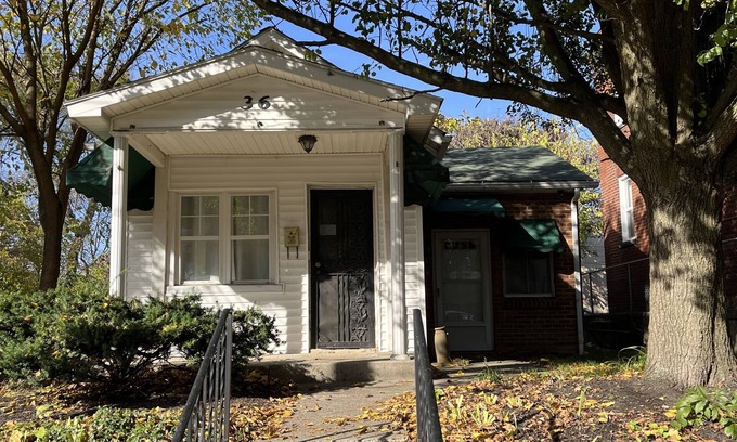 Old North Columbus House | Hudson Cottage | Fast WiFi!