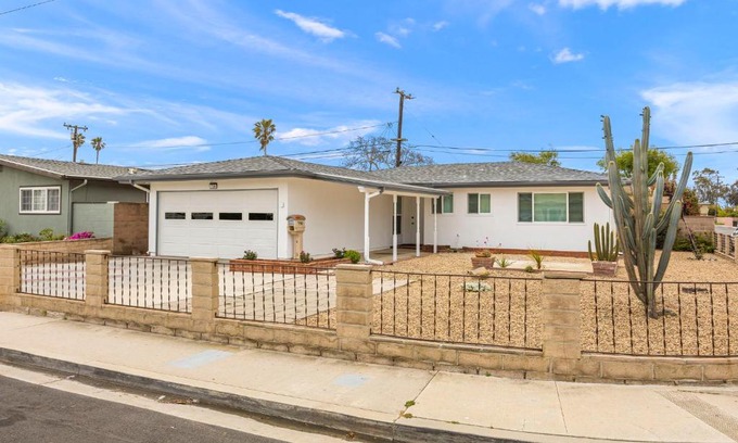 Port Hueneme House | Hueneme Beach Village Myrna