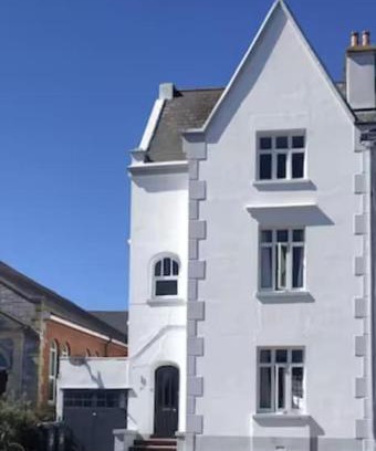 Exmouth House | Huge 5 bed Grade II listed home in heart of town