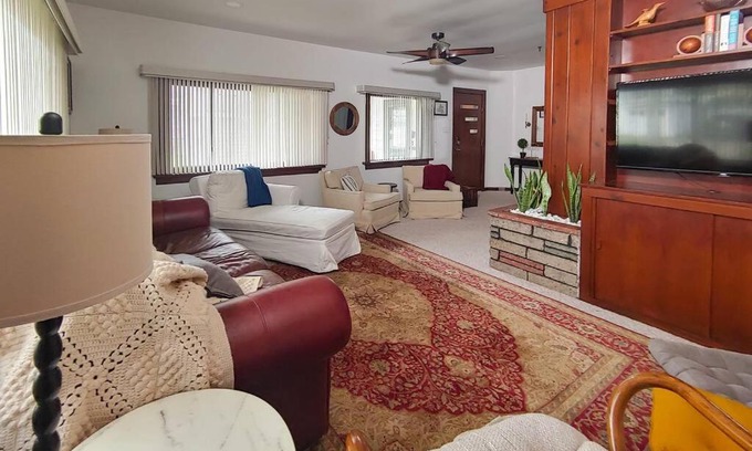 Manistee House | Huge historic, w/large yard & close to beach