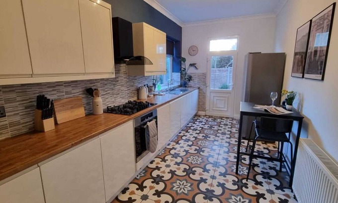 Headingley House | Huge House in Leeds 6BR sleeps13