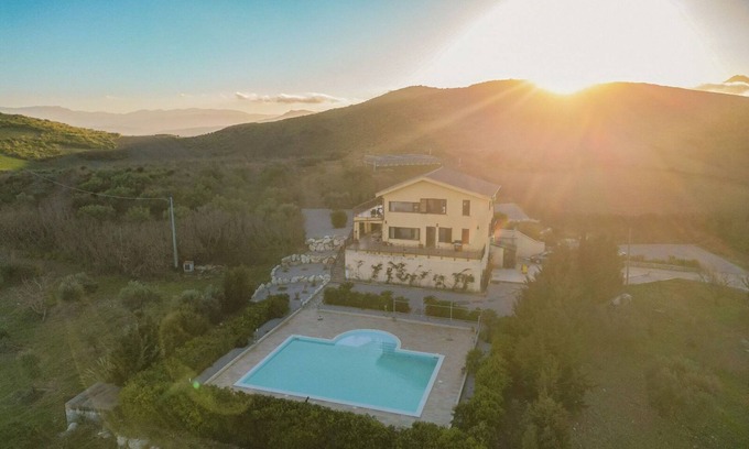 Ciminna Villa | HUGE Villa with Pool, Finnish Sauna, Pool Table, Full Gym, EPIC SICILY VIEWS!