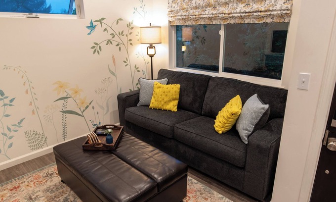 Arroyo Grande Cottage | Hummingbird Cottage: Private, close to downtown AG